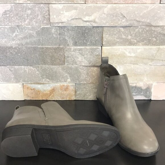 American Rag Womens Cadee Solid Ankle Booties - Picture 4 of 4